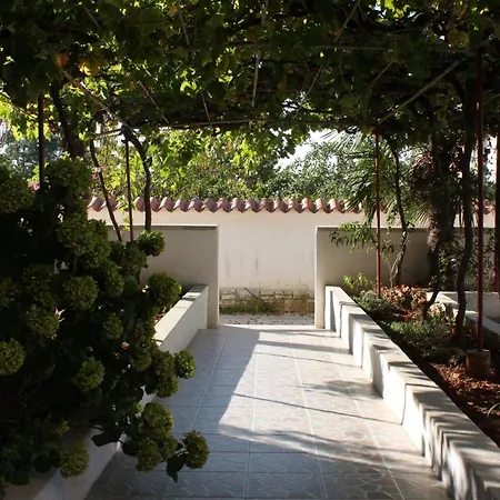 With A Parking Space - 7313 Lägenhet Pula