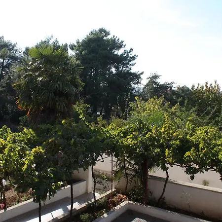 With A Parking Space - 7313 Pula