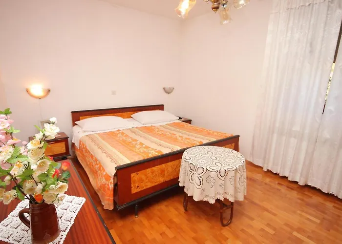 With A Parking Space - 7313 *